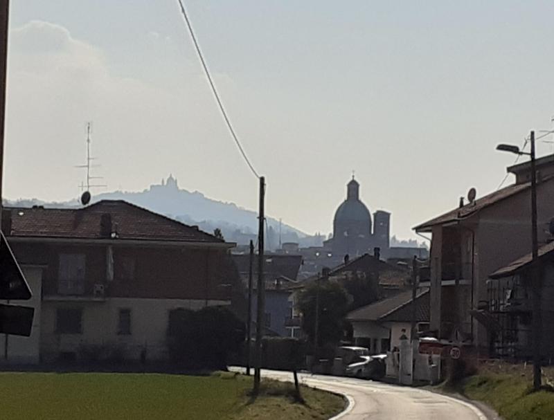 le 2 gassino e superga in lontananza