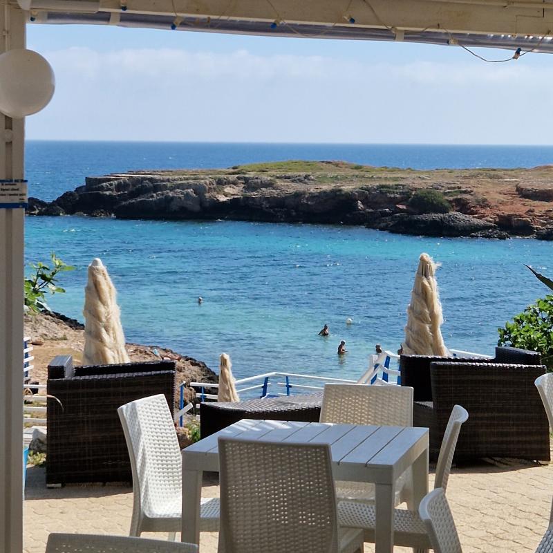 Cala paradiso lounge bar