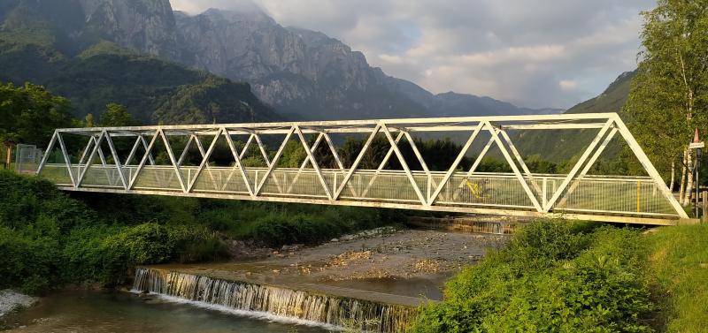 passerella ciclopedonale sul torrente moggio