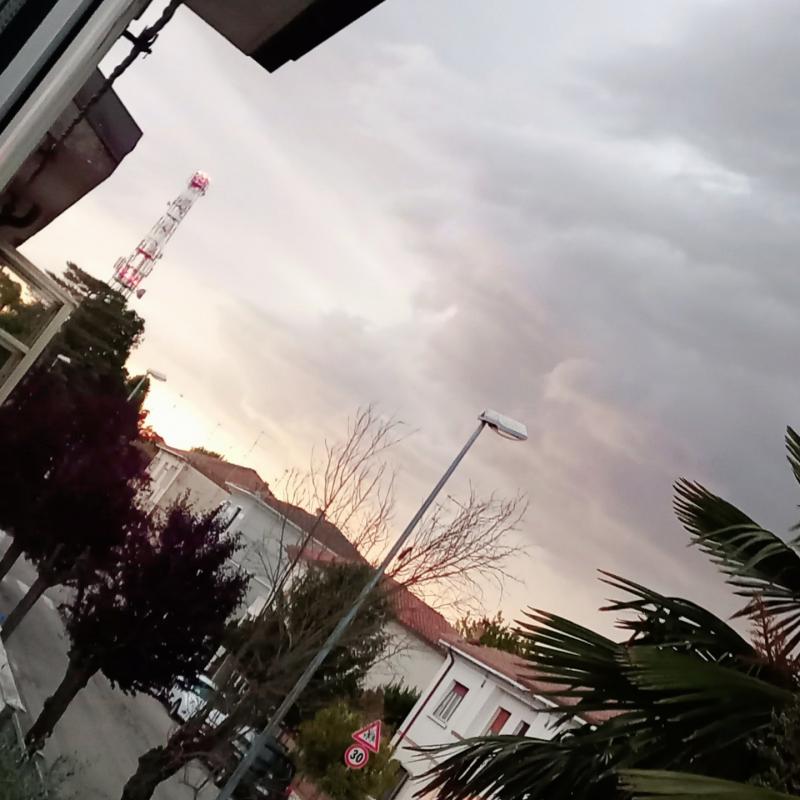 ma il cielo e' sempre piu' blu
