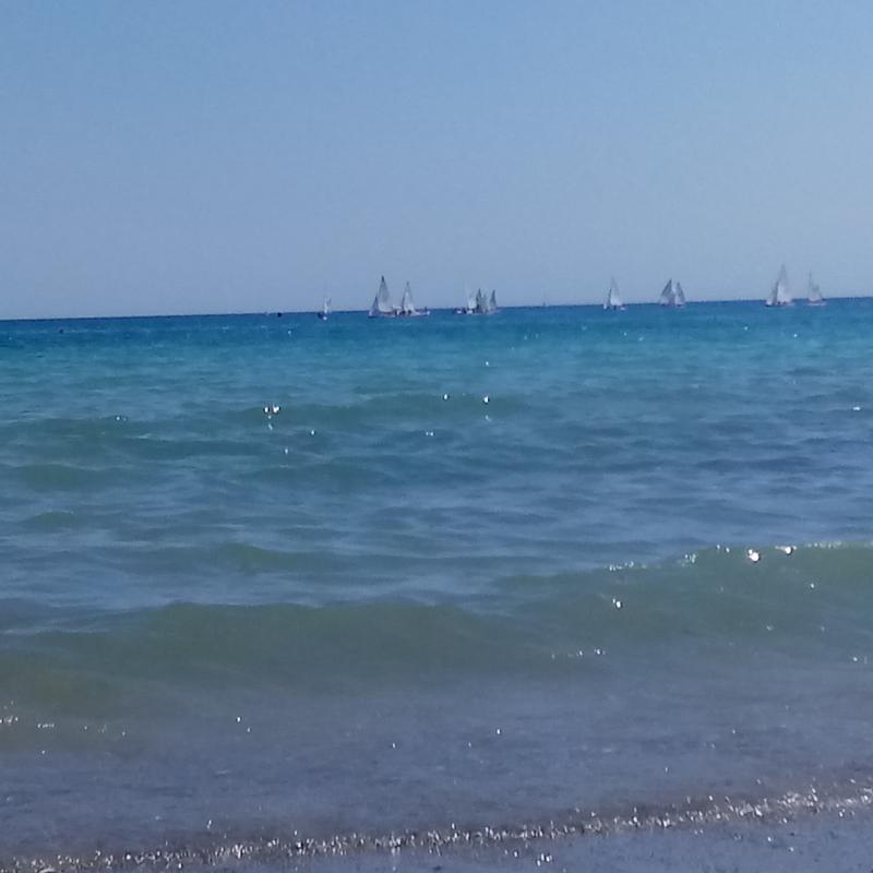 Mare di Ceriale a mezzogiorno