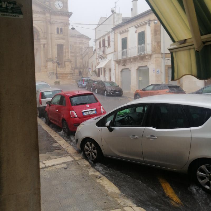 Temporale molto forte sul centro di Alberobello