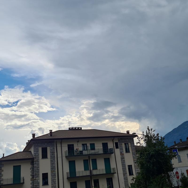 nuvole in aumento repentino aumento di nubi