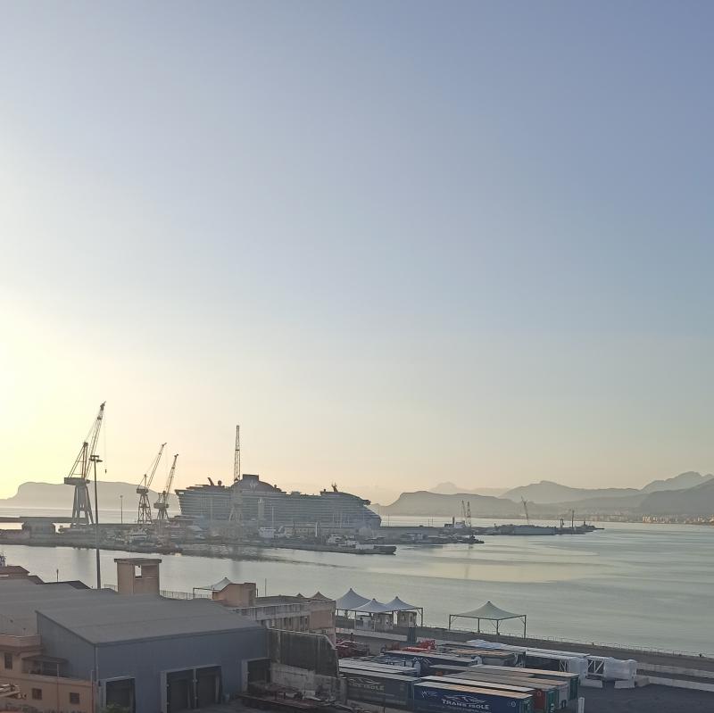 Fotosegnalazione di Palermo porto