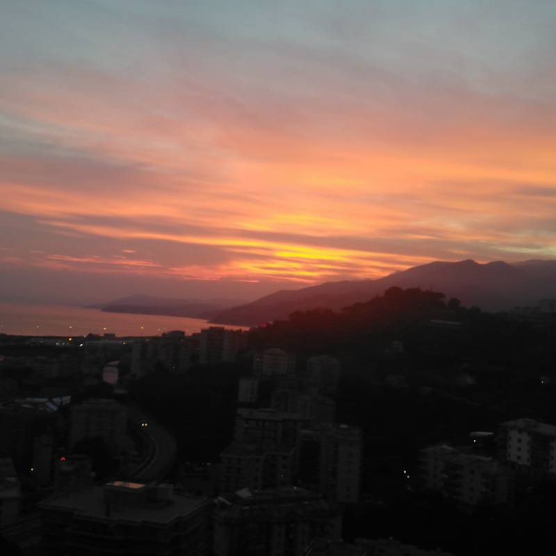 Tramonto a genova pra'