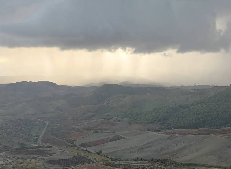 temporale in arrivo a ciro'