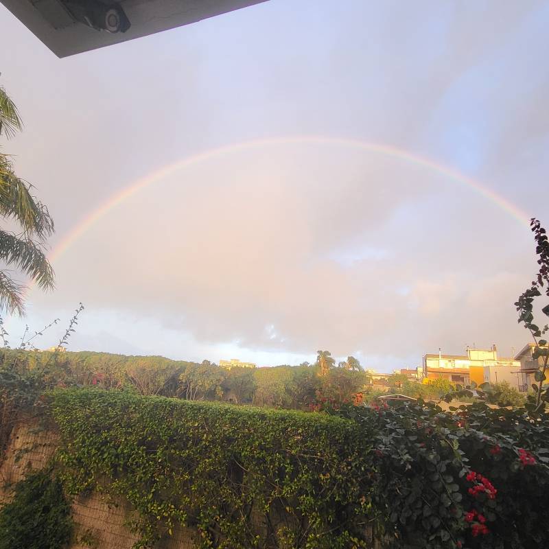 arcobaleno dopo breve pioggia col sole