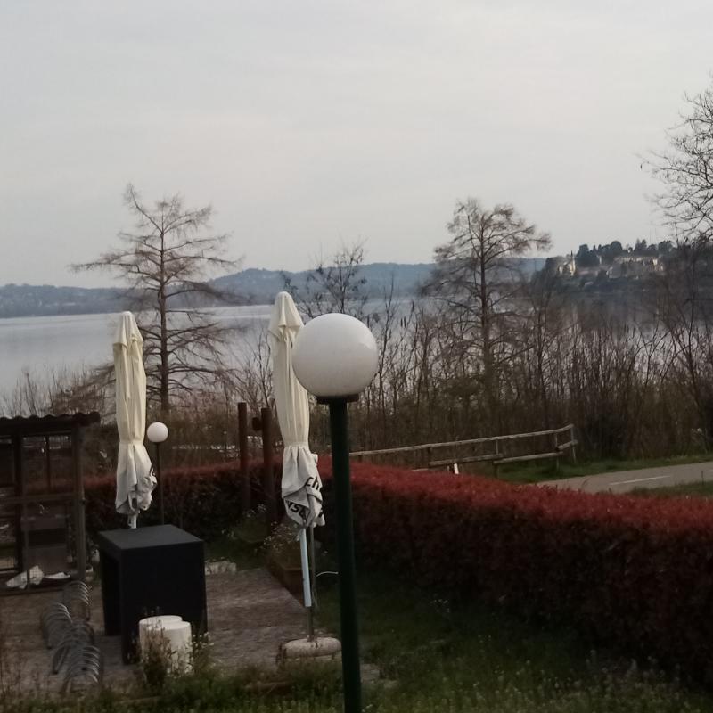 235 ore 17.03 lago di varese Gavirate