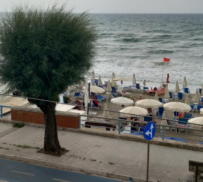 oggi bandiera rossa