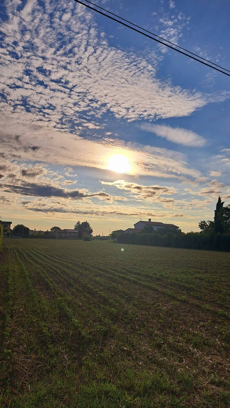 il cielo sembra un dipinto fatto dalla mano di dio
