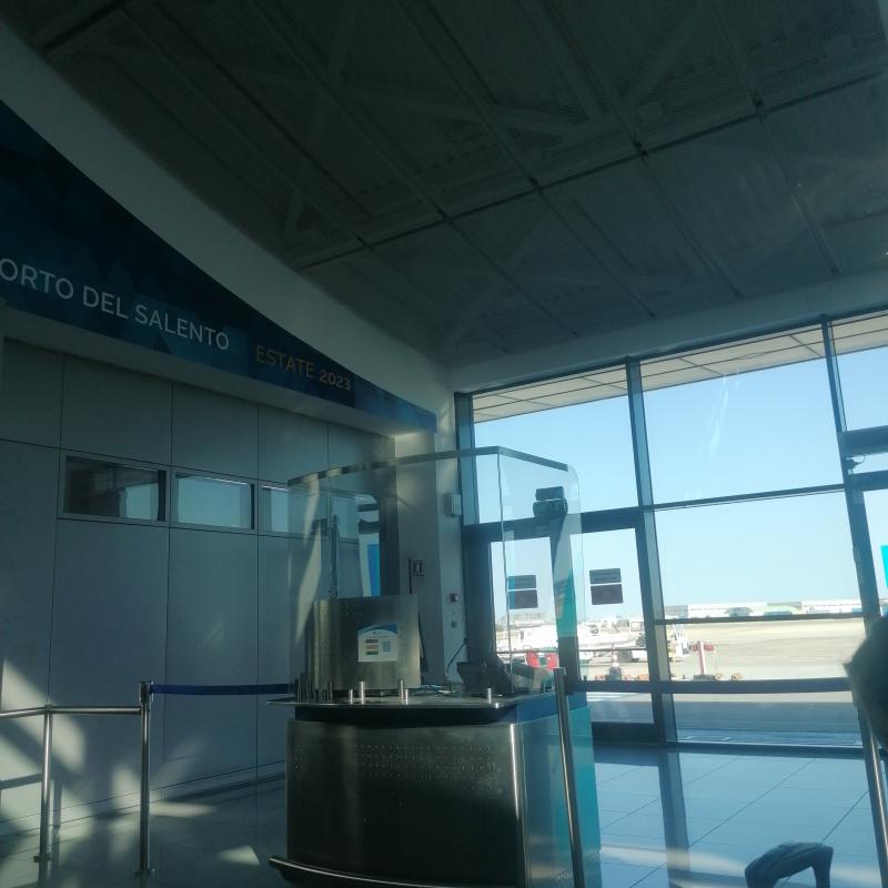 Fotosegnalazione di Brindisi aeroporto