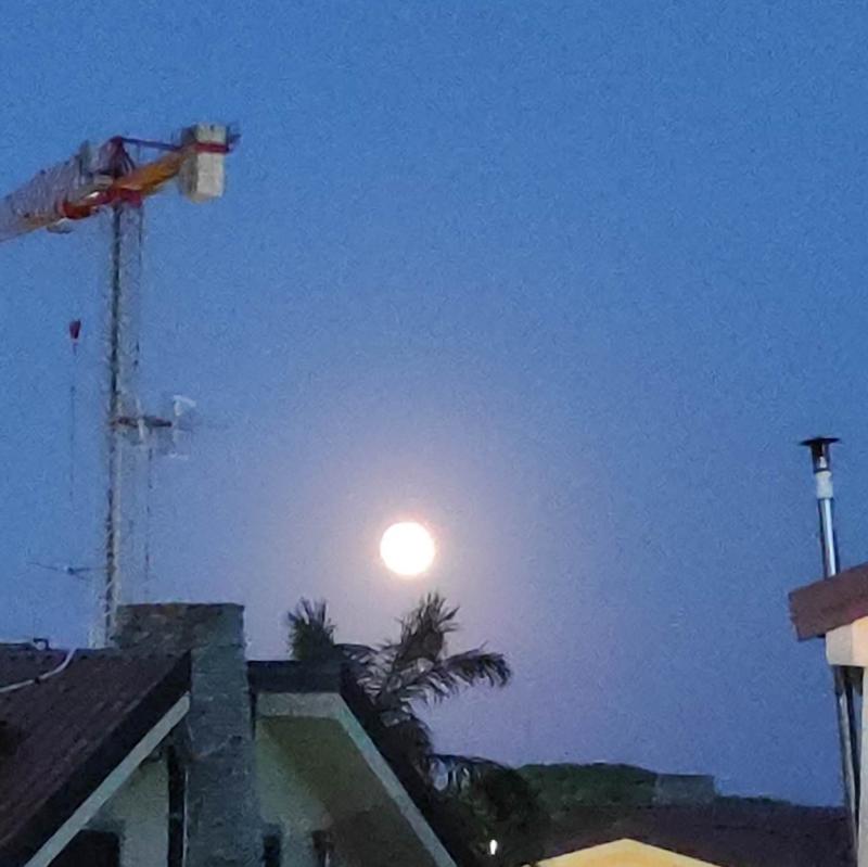 Luna quasi blu