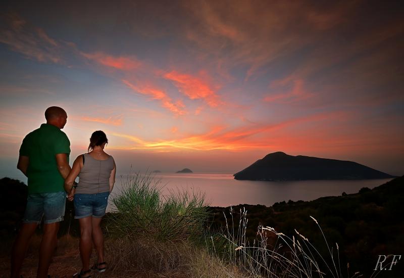 tramonto sulle isole eolie