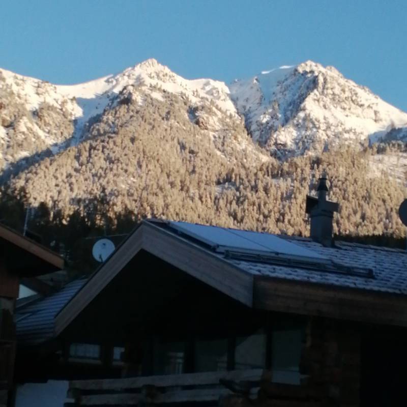 Cima rocca con la neve.