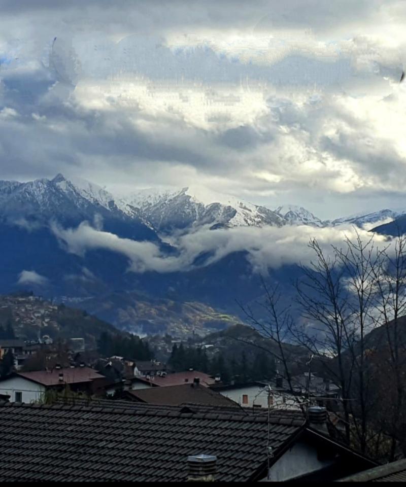 pioggia e neve sulle cime Borno