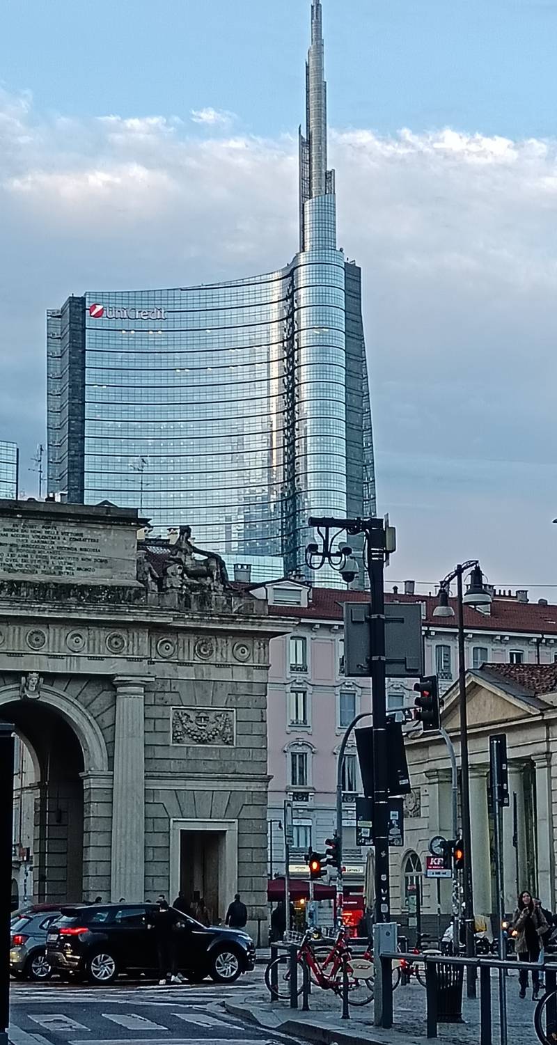 piazza xxv aprile