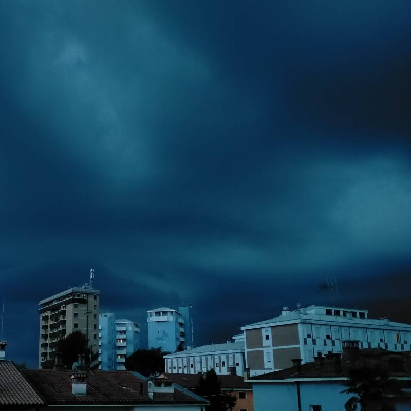 Temporale forte in arrivo da ovest