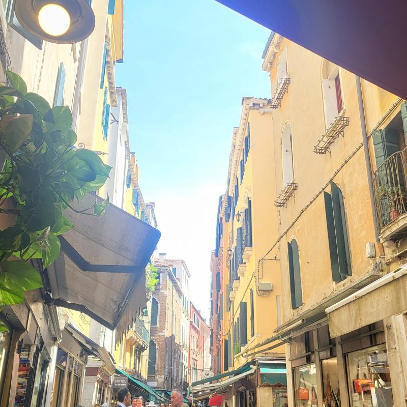 calle larga san marco
