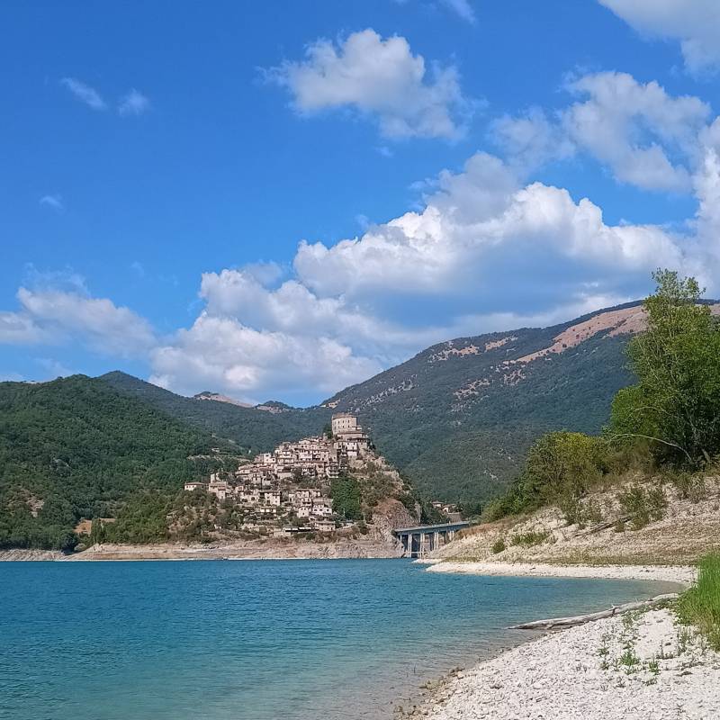 Fotosegnalazione di Castel di tora