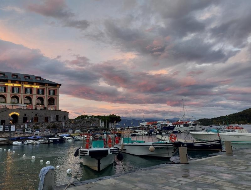 nubi su Portovenere