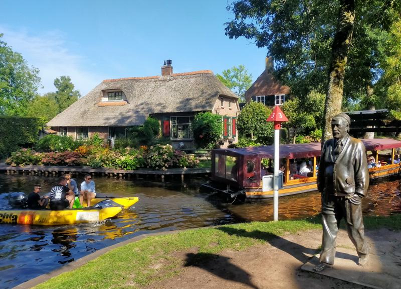 Il paese delle favole esiste ed e' Giethoorn