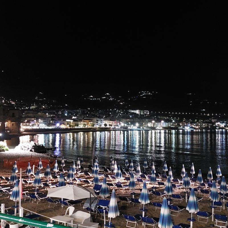 Lungomare di sera - cefalu'