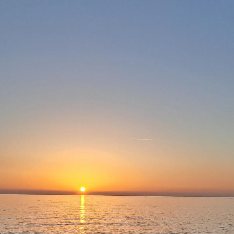 La palla di fuoco in mare