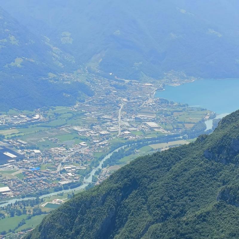 vista sul lago e fiume olio by nadir