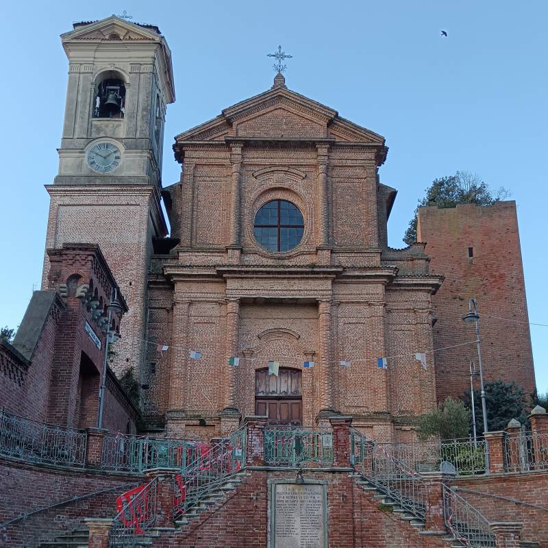la chiesa parrocchiale e la torre civica