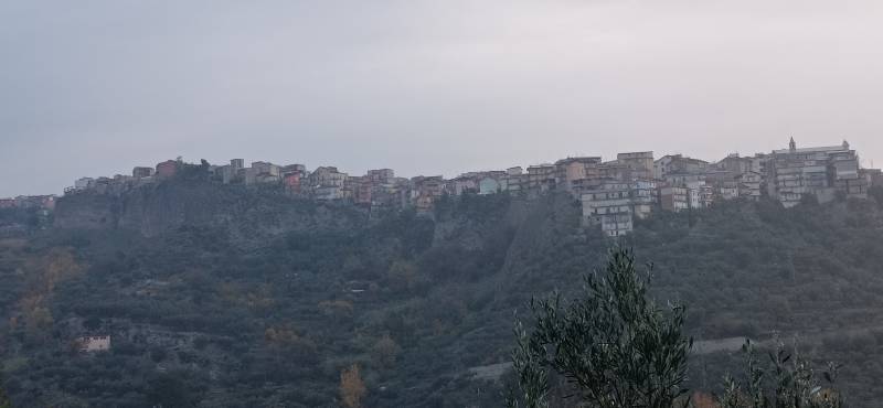 petilia p. sotto una lieve pioggia by g.congi
