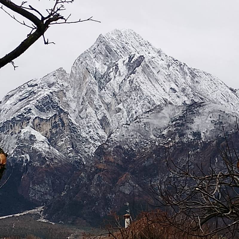 la neve sul monte amarianna