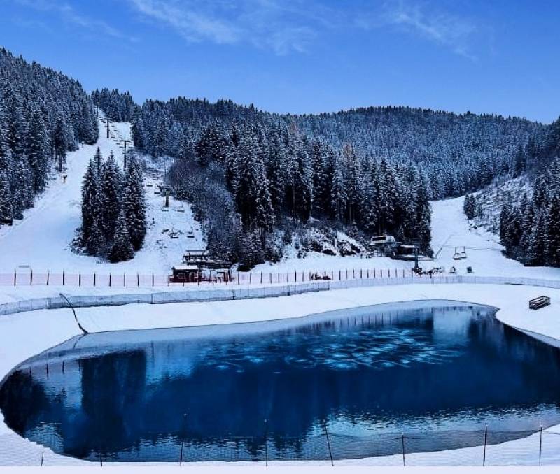 intermedia Play Borno poco nuvoloso con neve fresca