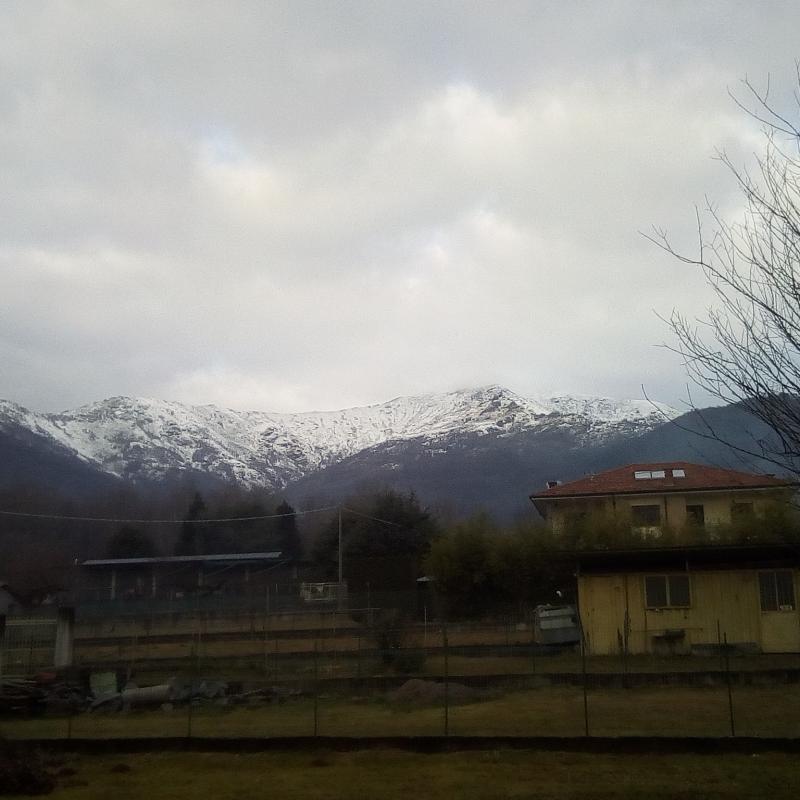 Bello e nuvoloso con l aria molto fredda