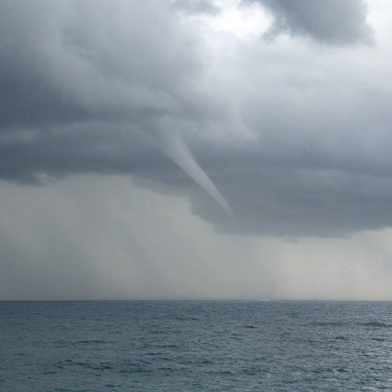 Tromba d'aria nel cielo di Cogoleto