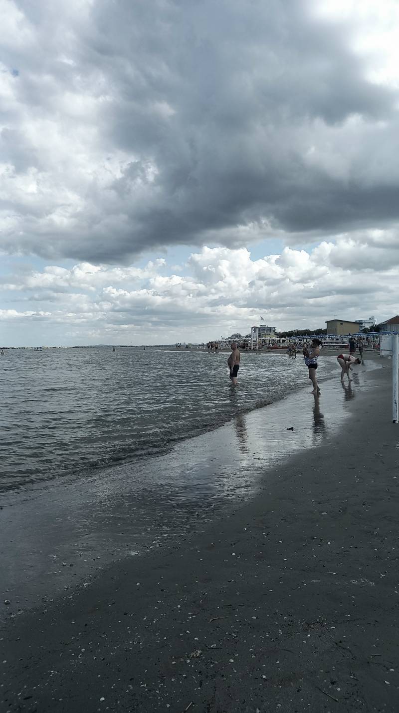 giornata grigia a s.mauro mare