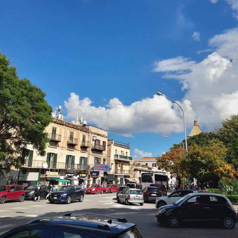 Fotosegnalazione di Palermo palazzo reale - monte di pieta'