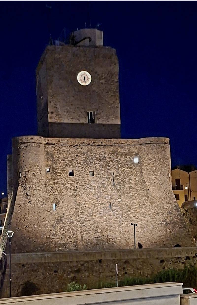 Sua Maesta'Federico IIDI Svevia il Castello di Termoli