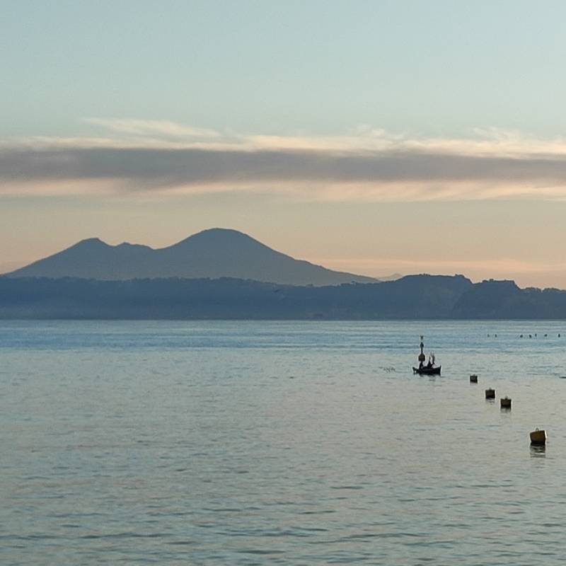 ore 730 dalla marina grande di Bacoli