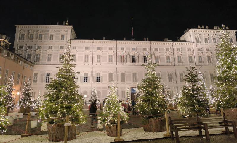piazza castello natalizia