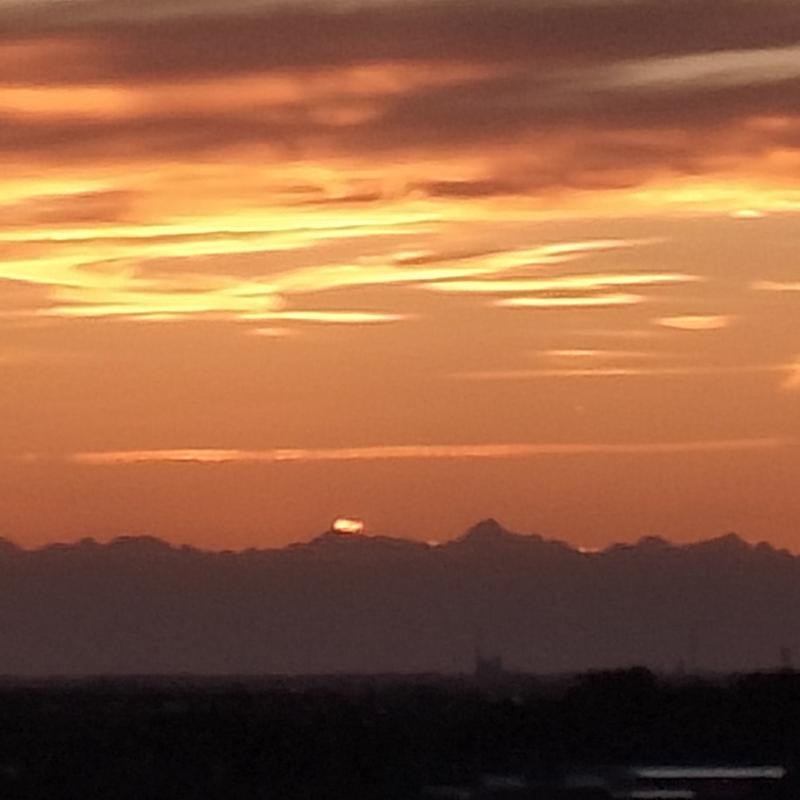 Cogli l' attimo fuggente. fine tramonto inizio crepuscolo.vfoto di sergio