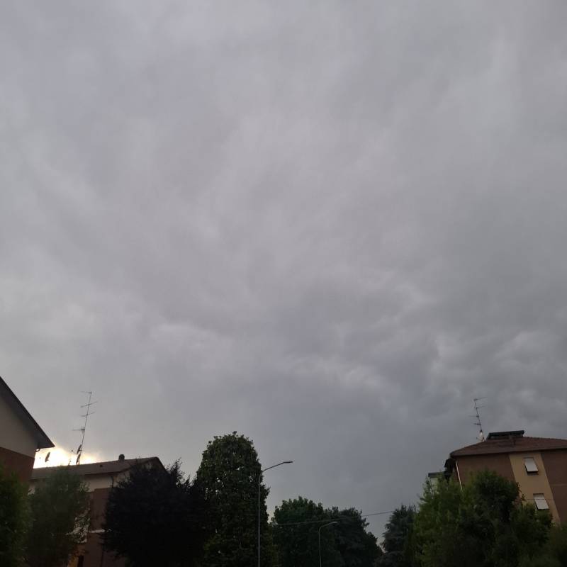 Fotosegnalazione di Reggio emilia regina pacis - carrozzone