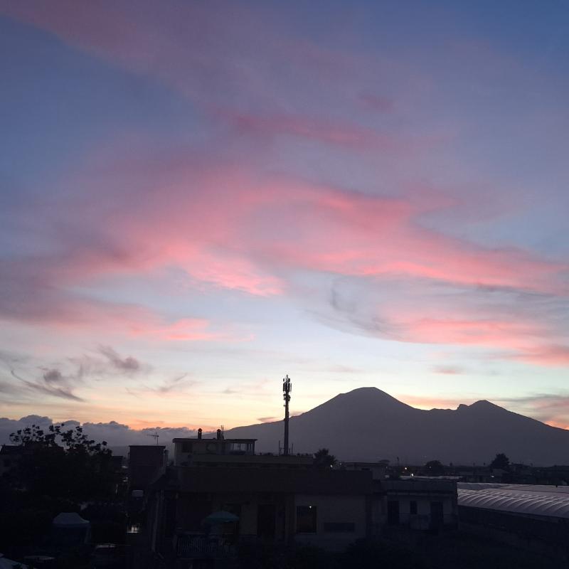 vesuvio al tramonto