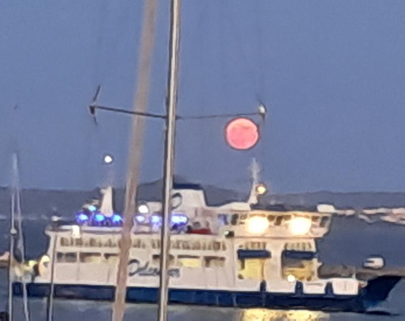 luna rossa