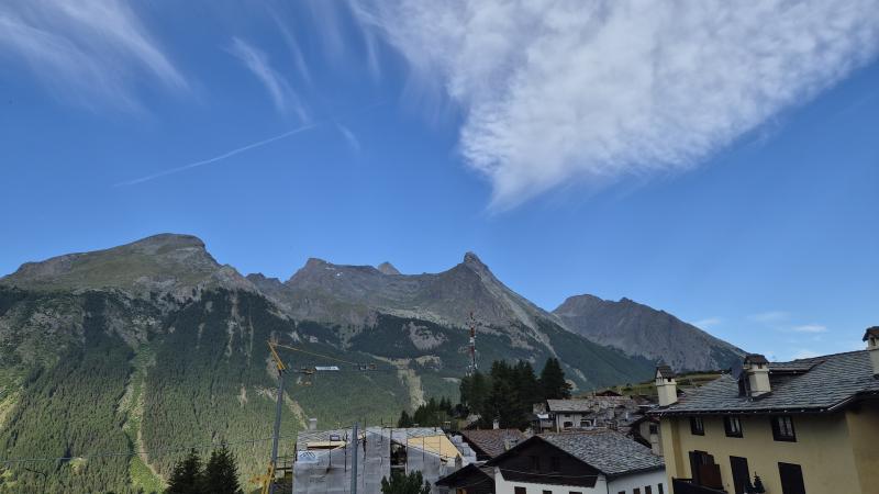 sereno con velature ore 7.50