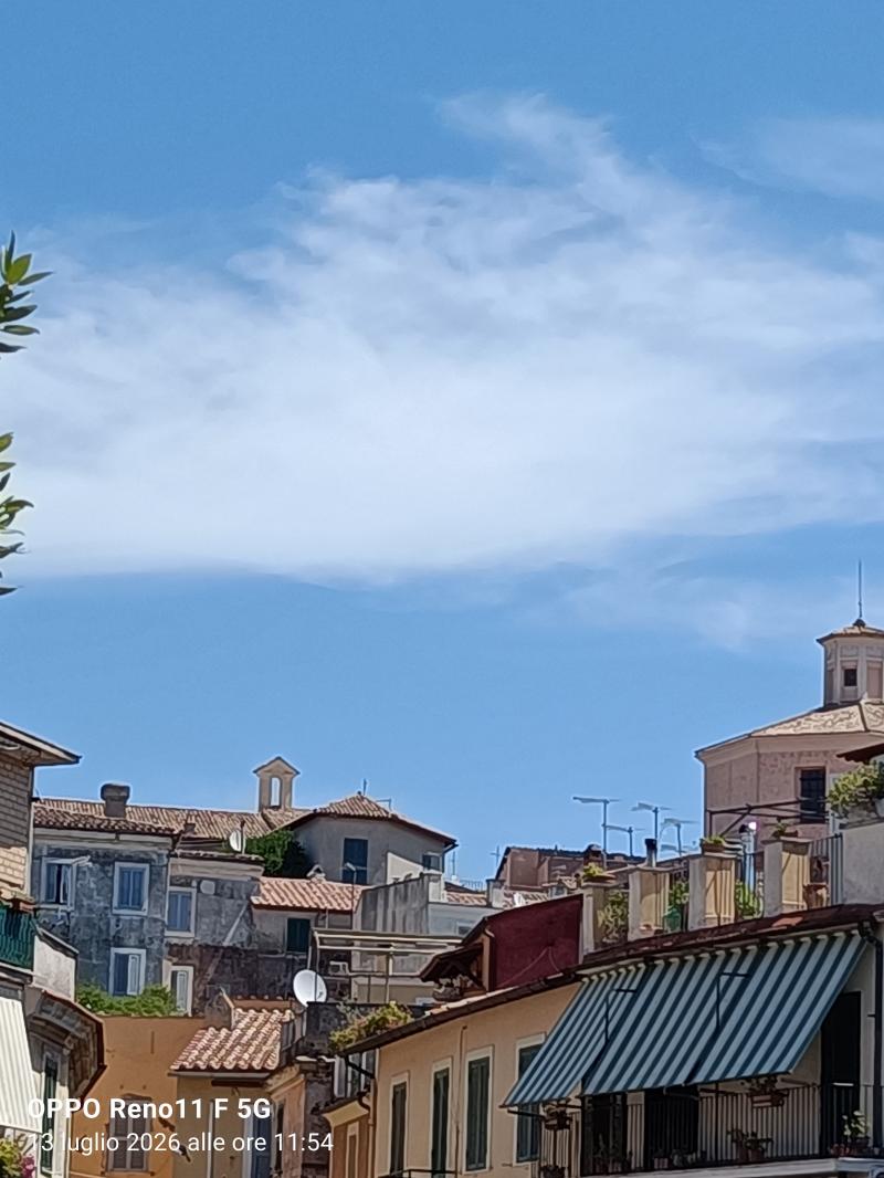 cielo quasi limpido a Castel Madama RM