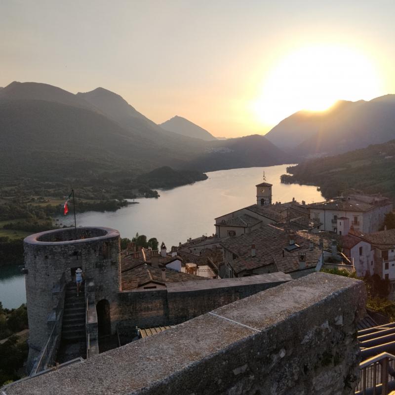 Tramonto da castello