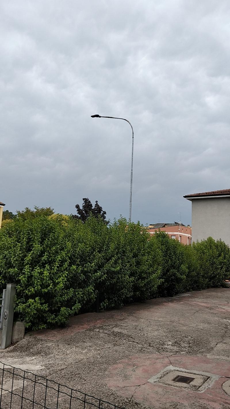 Nuvoloso con vento
