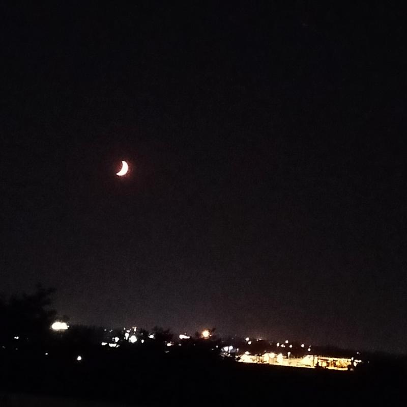 Luna a montebello. foto di sergio