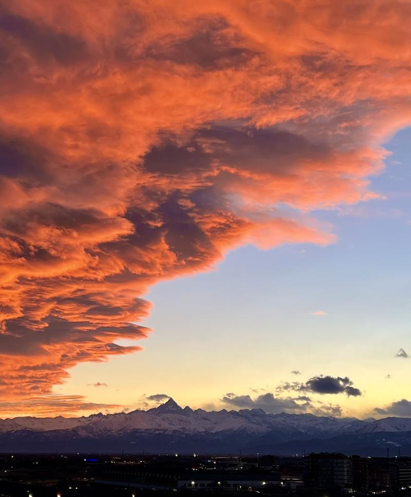 tramonto di fuoco sul monviso