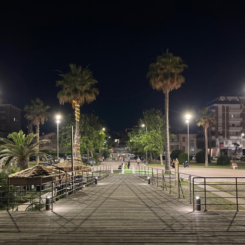 Rotonda pse in notturna